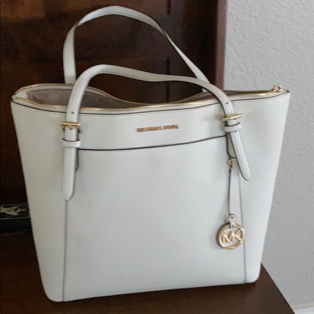 Micheal Kors Purse